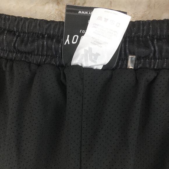 YOUNGLA Black Lined Tatoo Shorts Men's Size Large - Picture 10 of 13